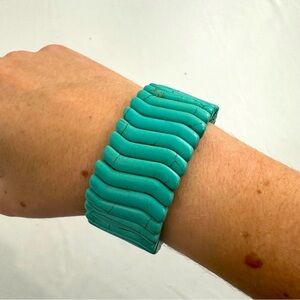 Women’s turquoise beaded bracelet